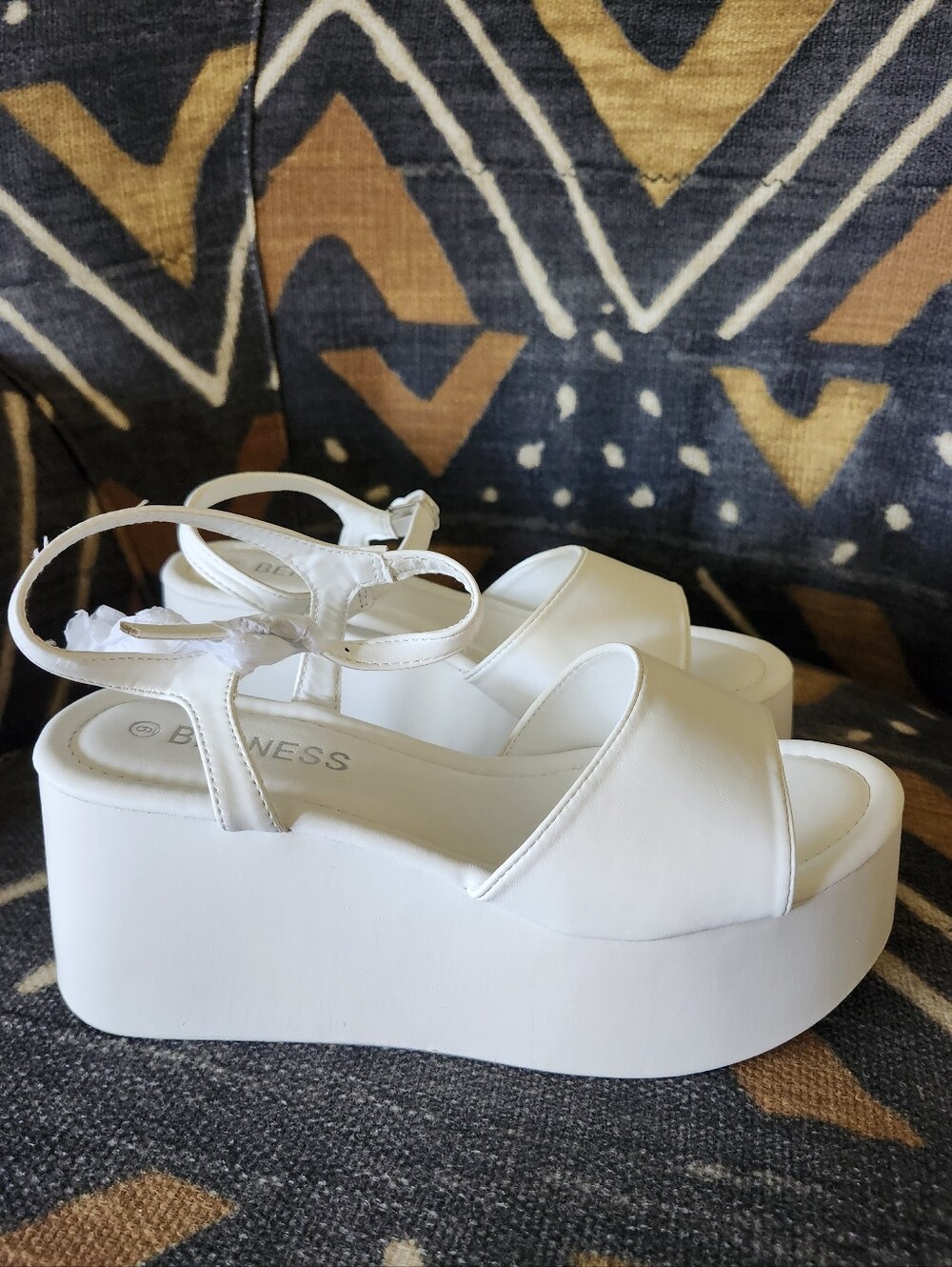 Sale🗯Berness Georgina White Platform Sandals